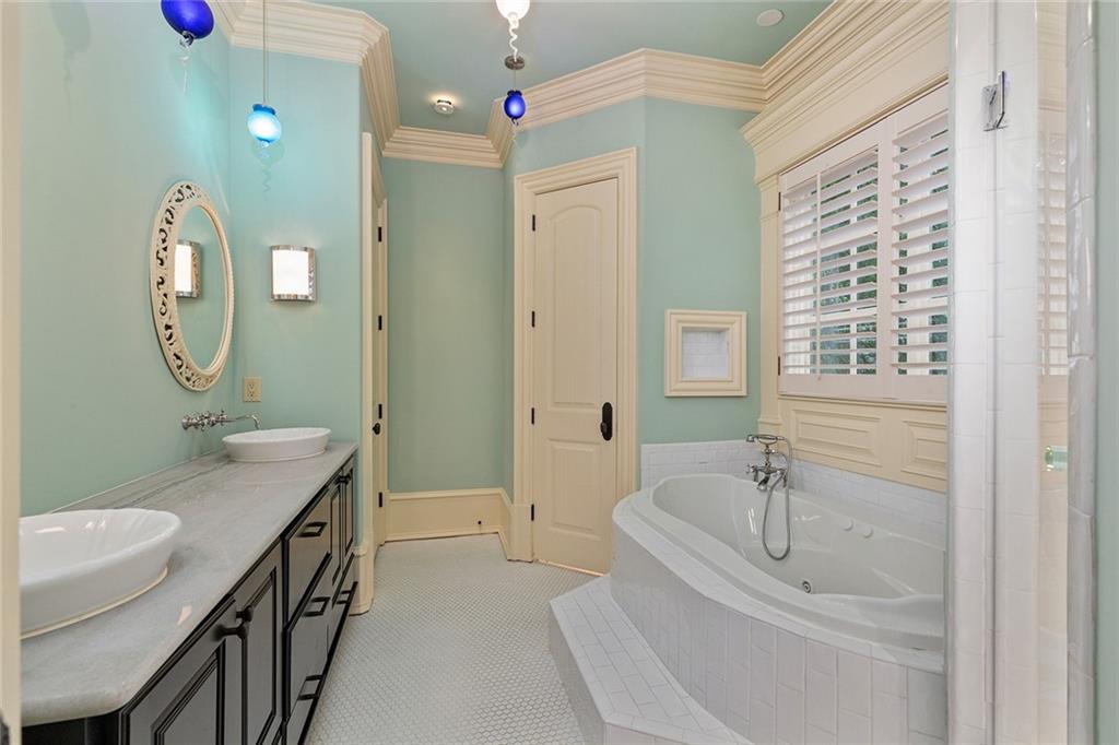 1640 Nottingham Way Northeast Atlanta, GA 30309 - Photo 39 of 62