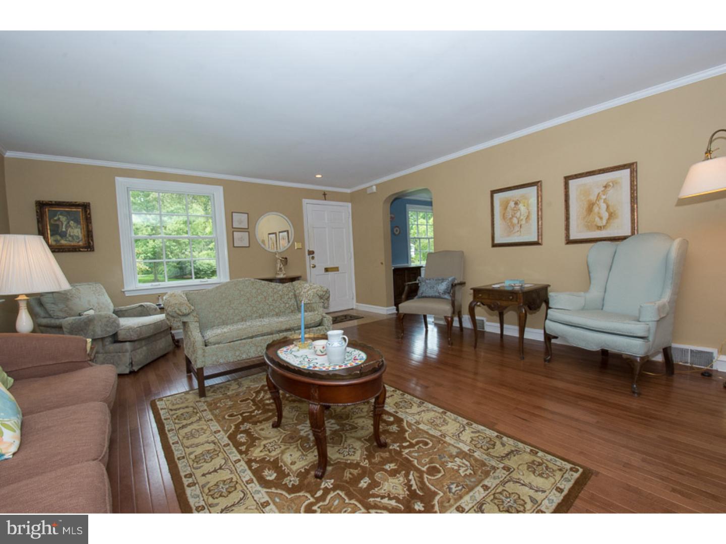 411 Briarwood Road Wallingford, PA 19086 - Photo 5 of 18 Living Room