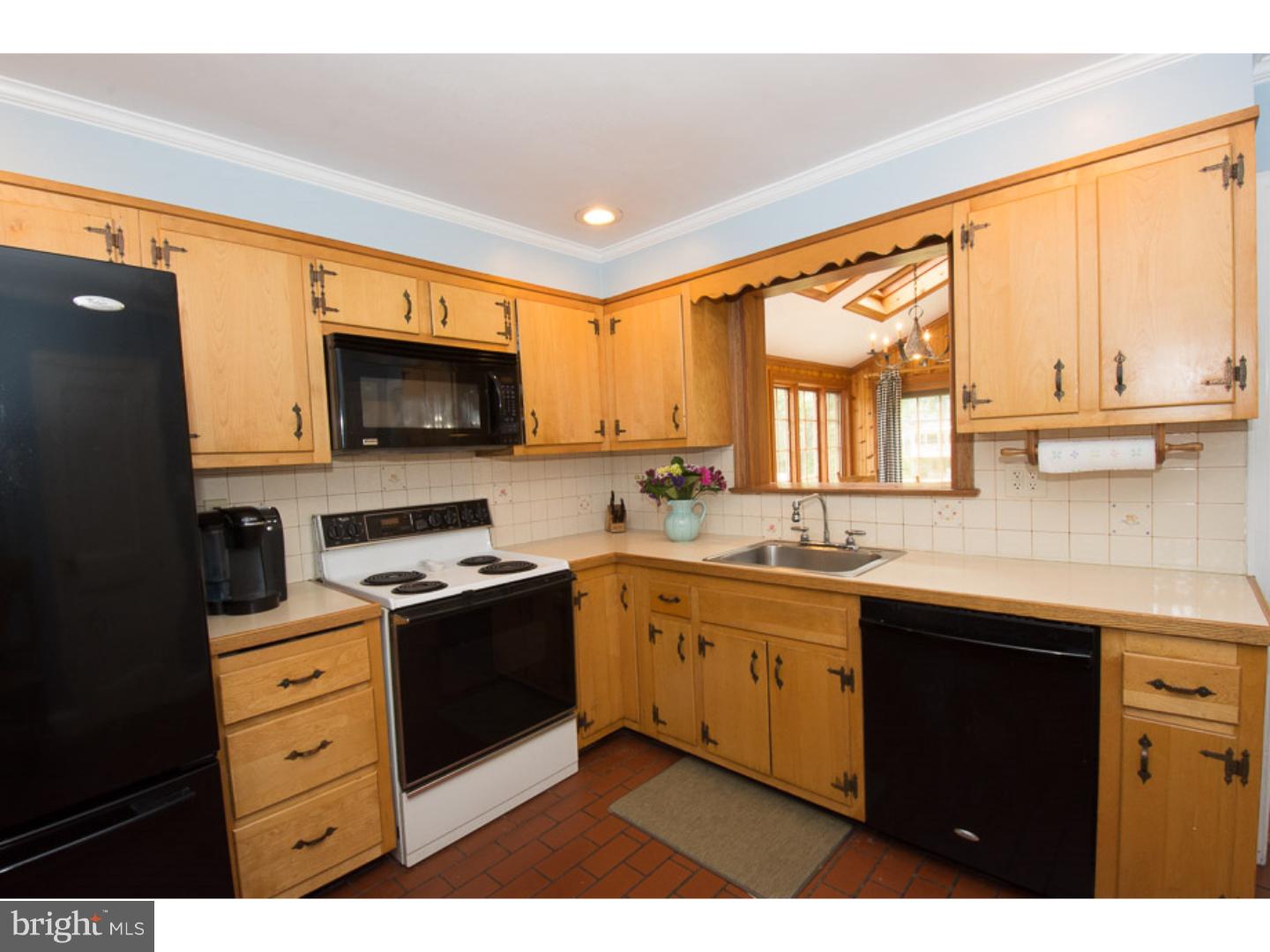 411 Briarwood Road Wallingford, PA 19086 - Photo 8 of 18 Kitchen