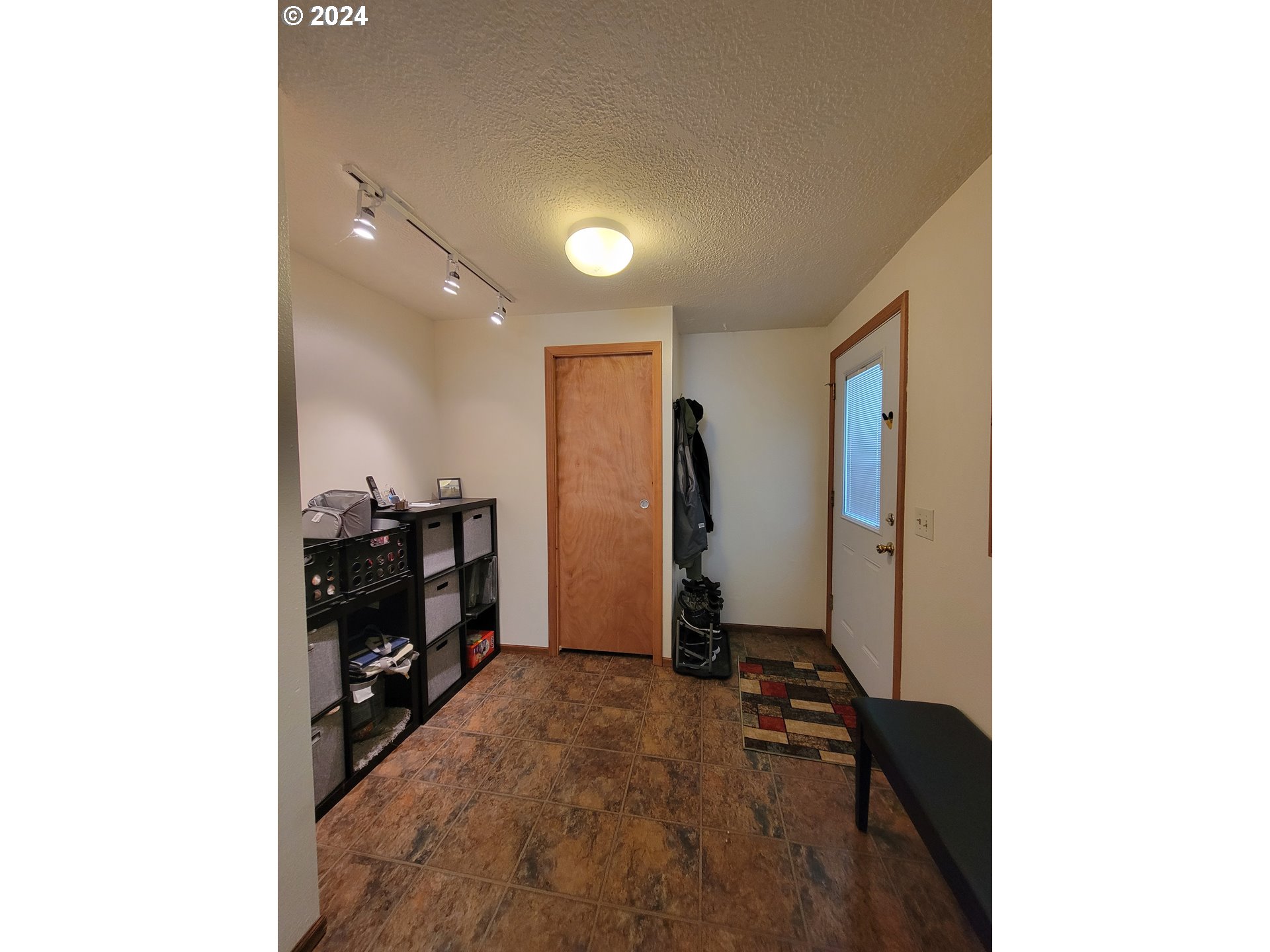 721 Southwest 29th Street Pendleton, OR 97801 - Photo 11 of 32 a view of a livingroom with storage and utility