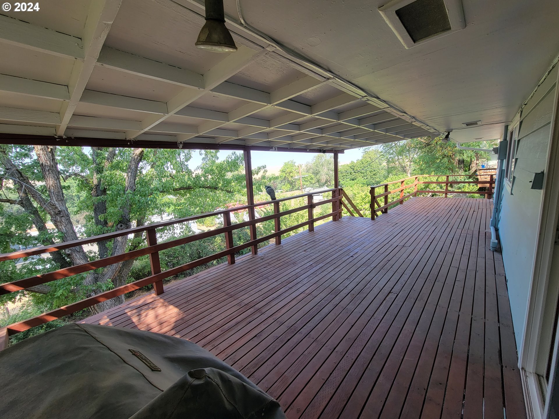 721 Southwest 29th Street Pendleton, OR 97801 - Photo 28 of 32 a view of porch with wooden floor