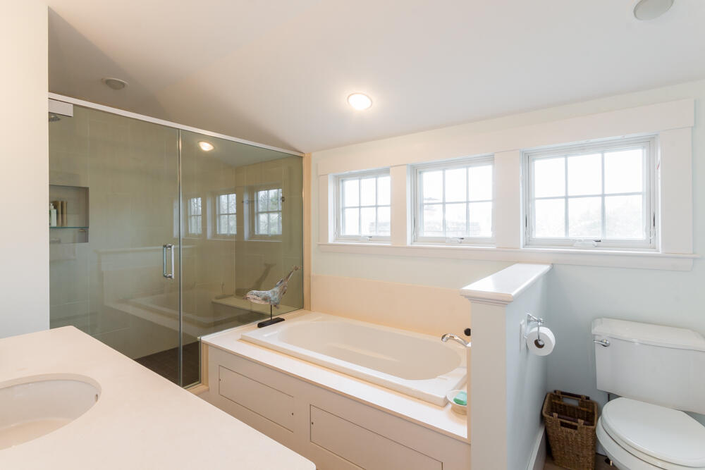 29 Clevelandtown Road Edgartown, MA 02539 - Photo 20 of 32 a bathroom with a sink a toilet and bathtub