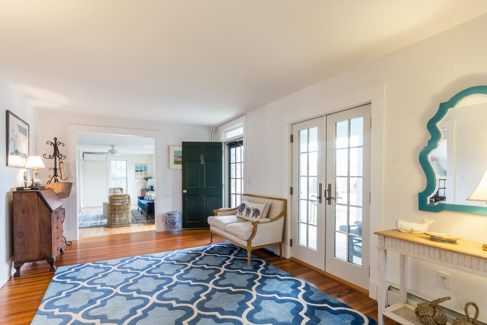 29 Clevelandtown Road Edgartown, MA 02539 - Photo 6 of 32 a living room with furniture and a window