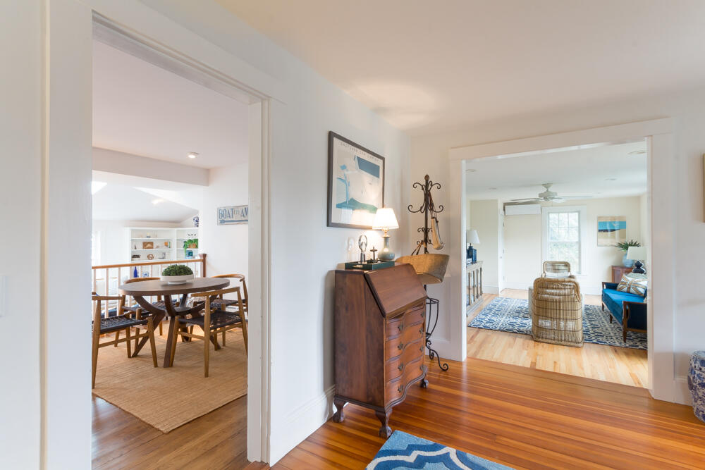29 Clevelandtown Road Edgartown, MA 02539 - Photo 9 of 32 a living room with furniture and wooden floor