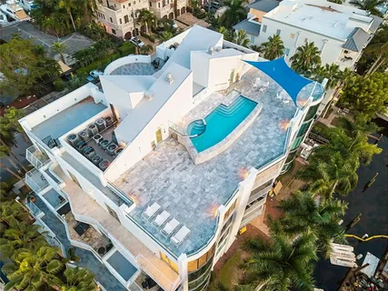 $2,400,000 | 301 Hendricks Isle, Unit 10, Fort Lauderdale, FL 33301