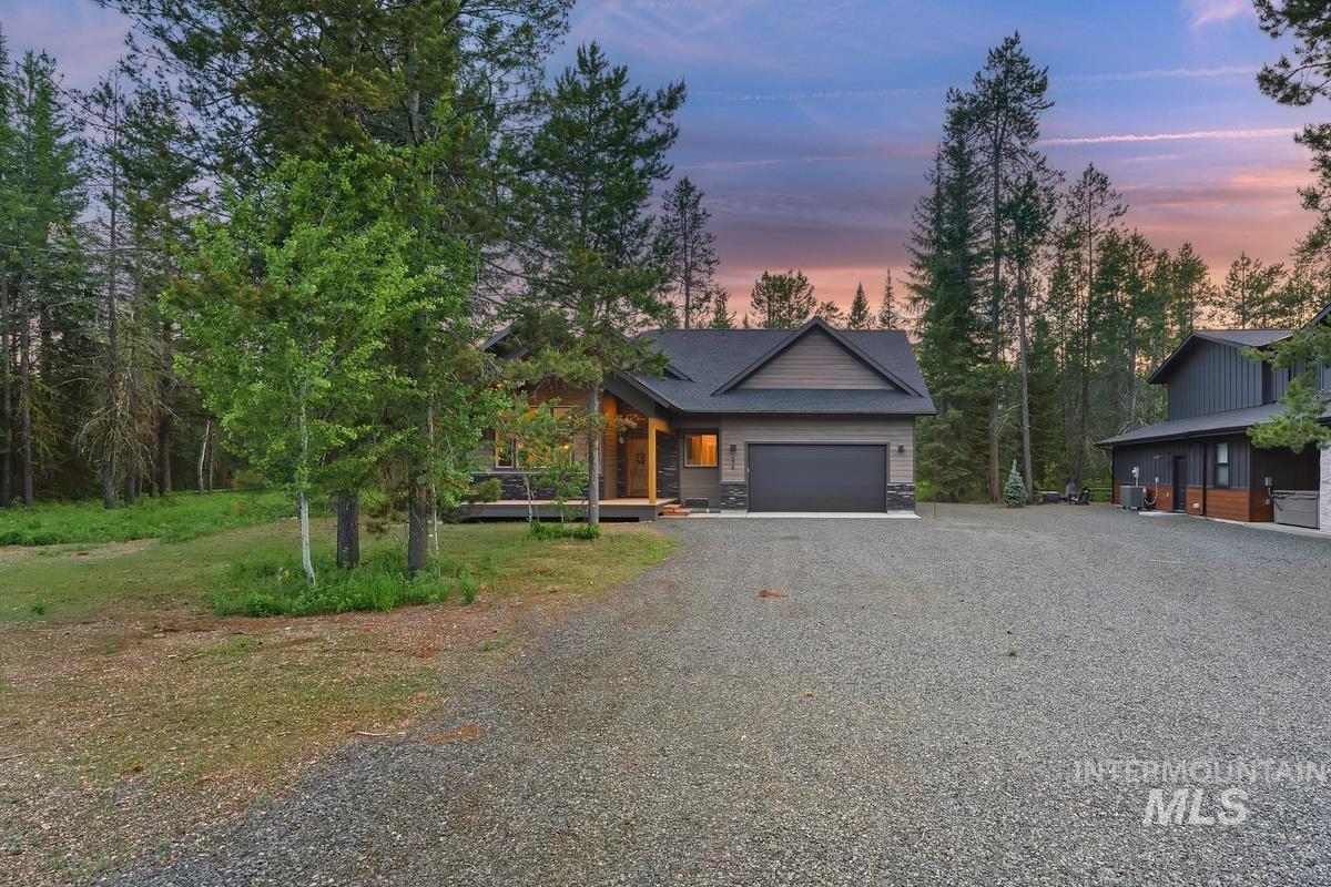 136 Jacks Loop Donnelly, ID 83615 - Photo 2 of 48