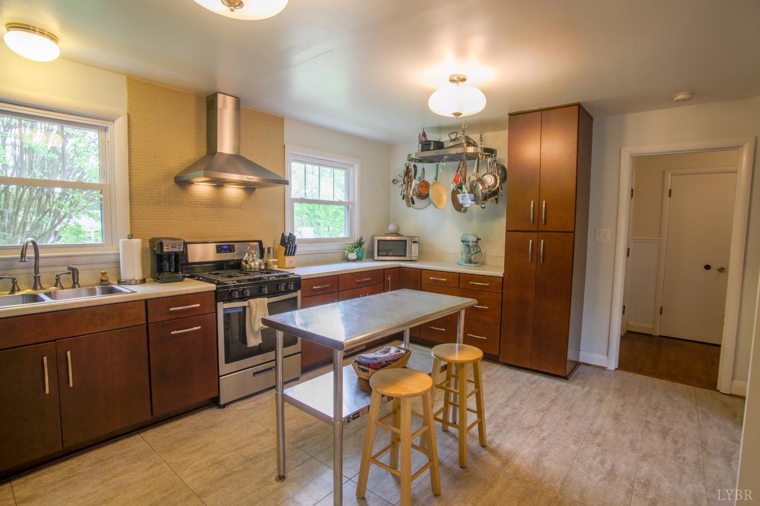 1123 Rugby Road Lynchburg, VA 24503 - Photo 3 of 36 Gallery Image 3