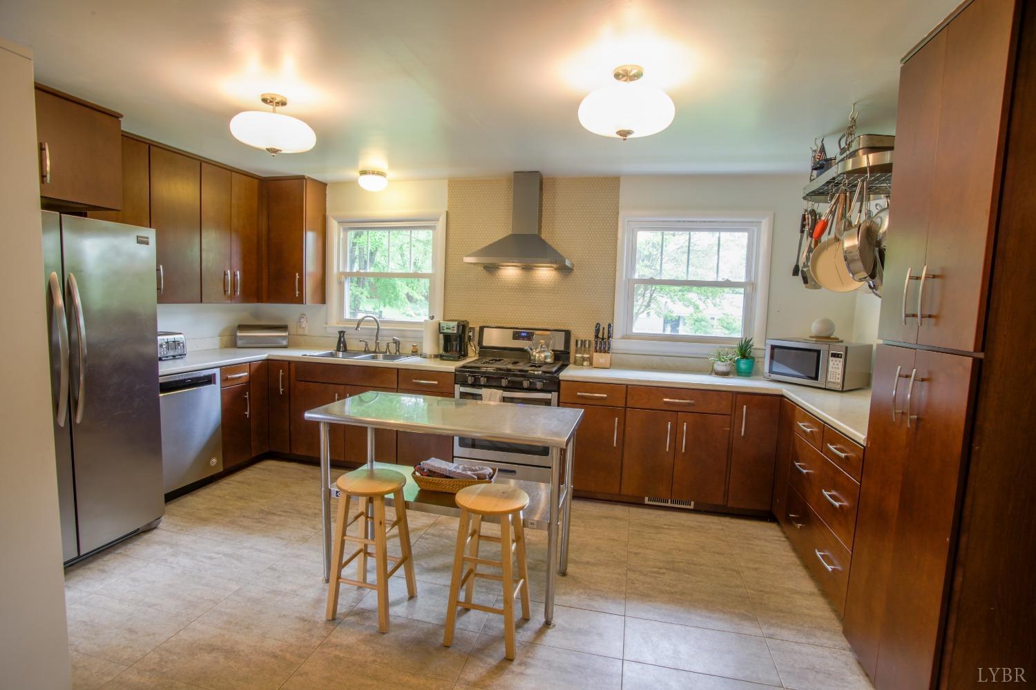 1123 Rugby Road Lynchburg, VA 24503 - Photo 5 of 36 Gallery Image 5