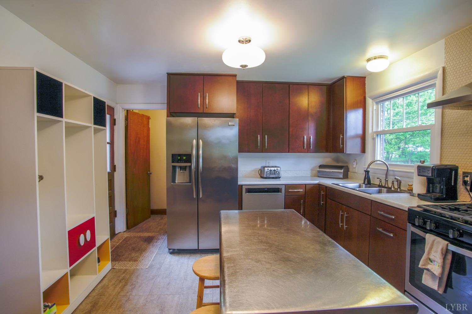 1123 Rugby Road Lynchburg, VA 24503 - Photo 6 of 36 Gallery Image 6