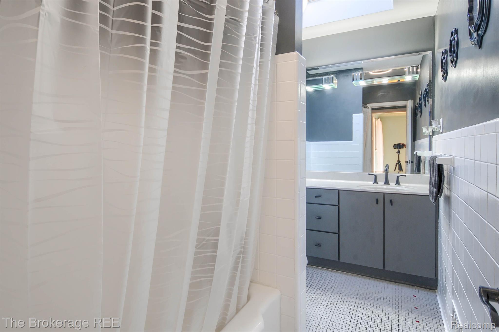 7054 Brewer Road Flint, MI 48507 - Photo 18 of 33 Gallery Image 18