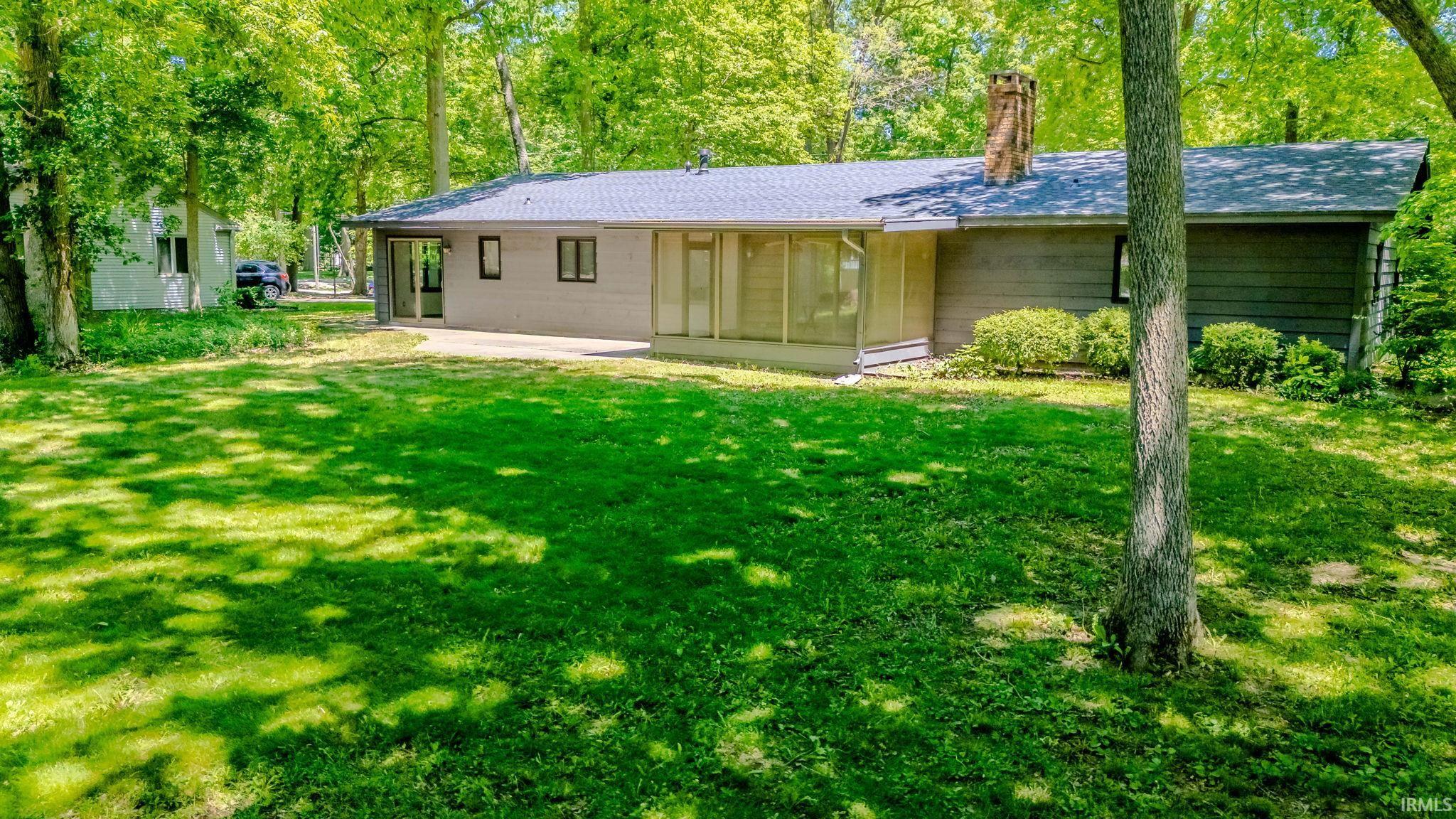 2435 South Stonebridge Road Warsaw, IN 46580 - Photo 3 of 31