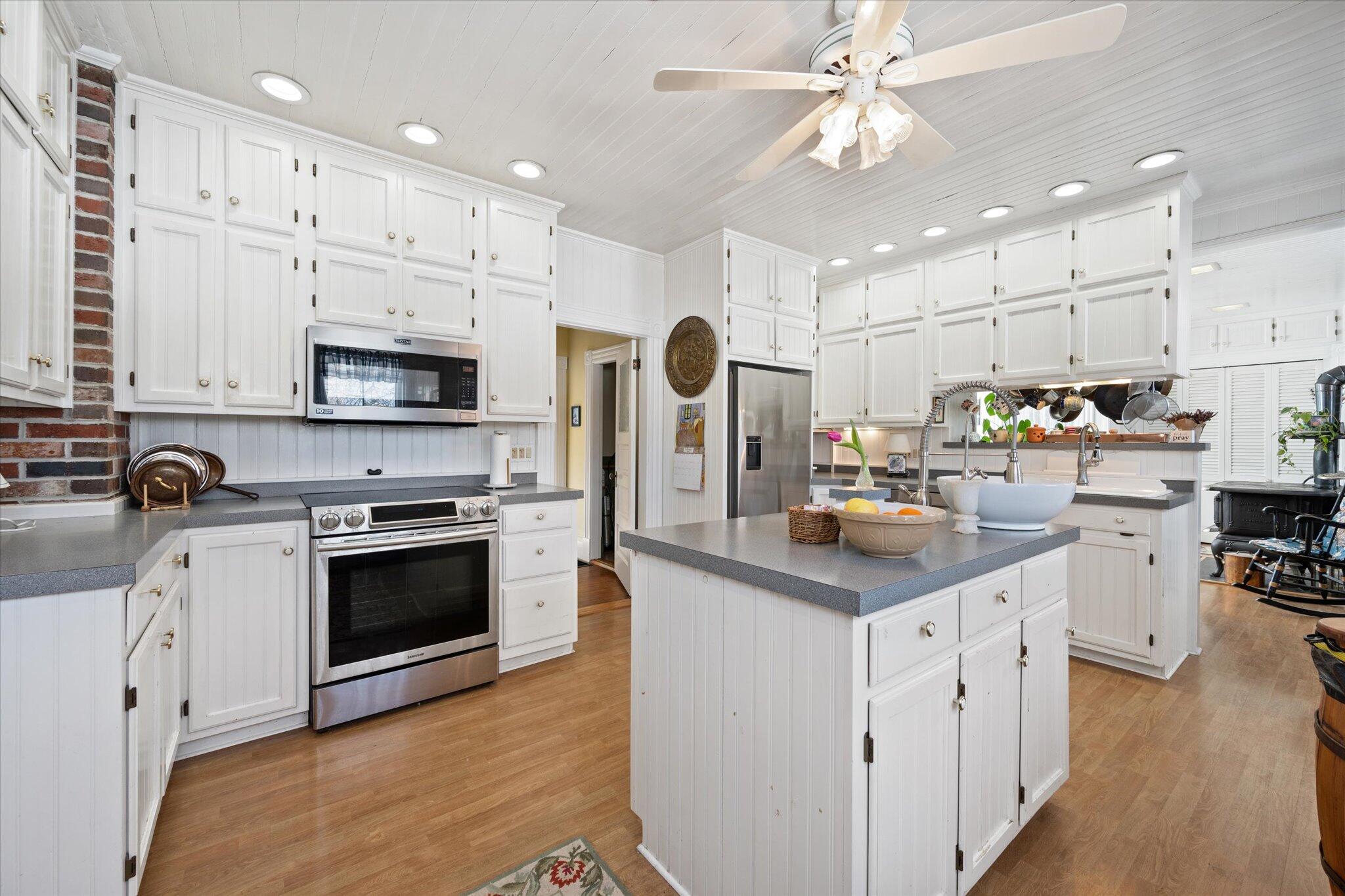 1222 Main Street Harrington, ME 04643 - Photo 17 of 59 26-Kitchen