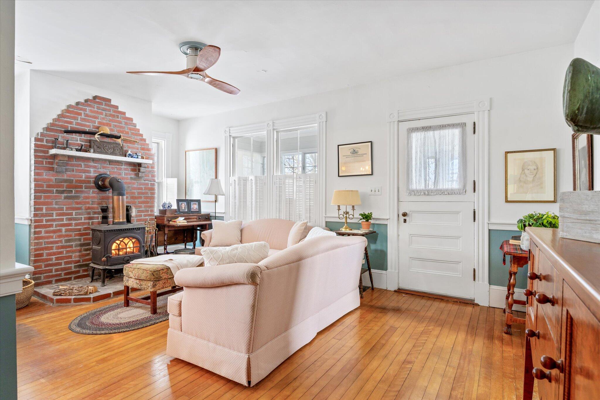 1222 Main Street Harrington, ME 04643 - Photo 26 of 59 35-Living Room