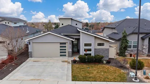 $750,000 | 7691 West Hill Road, Boise, ID 83714