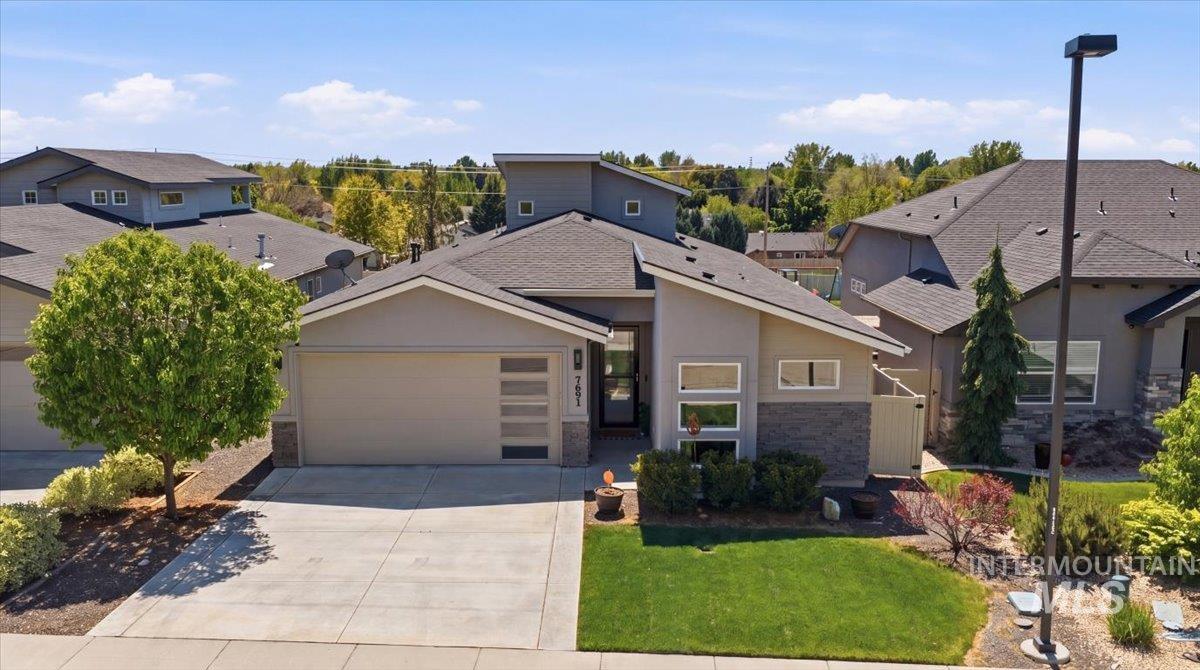 7691 West Hill Road Boise, ID 83714 - Photo 2 of 47