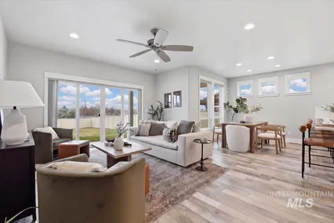 $750,000 | 7691 West Hill Road, Boise, ID 83714