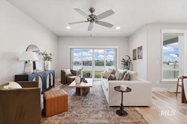 $750,000 | 7691 West Hill Road, Boise, ID 83714