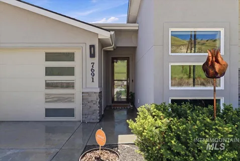$739,990 | 7691 West Hill Road, Boise, ID 83714