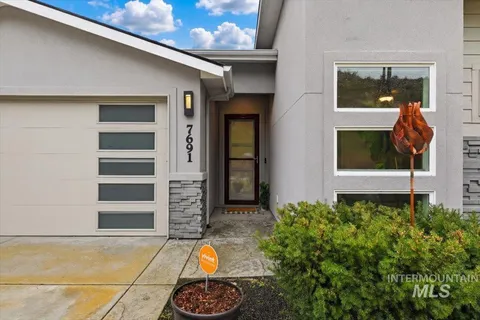 $750,000 | 7691 West Hill Road, Boise, ID 83714
