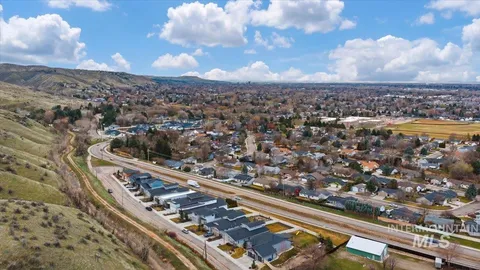 $750,000 | 7691 West Hill Road, Boise, ID 83714