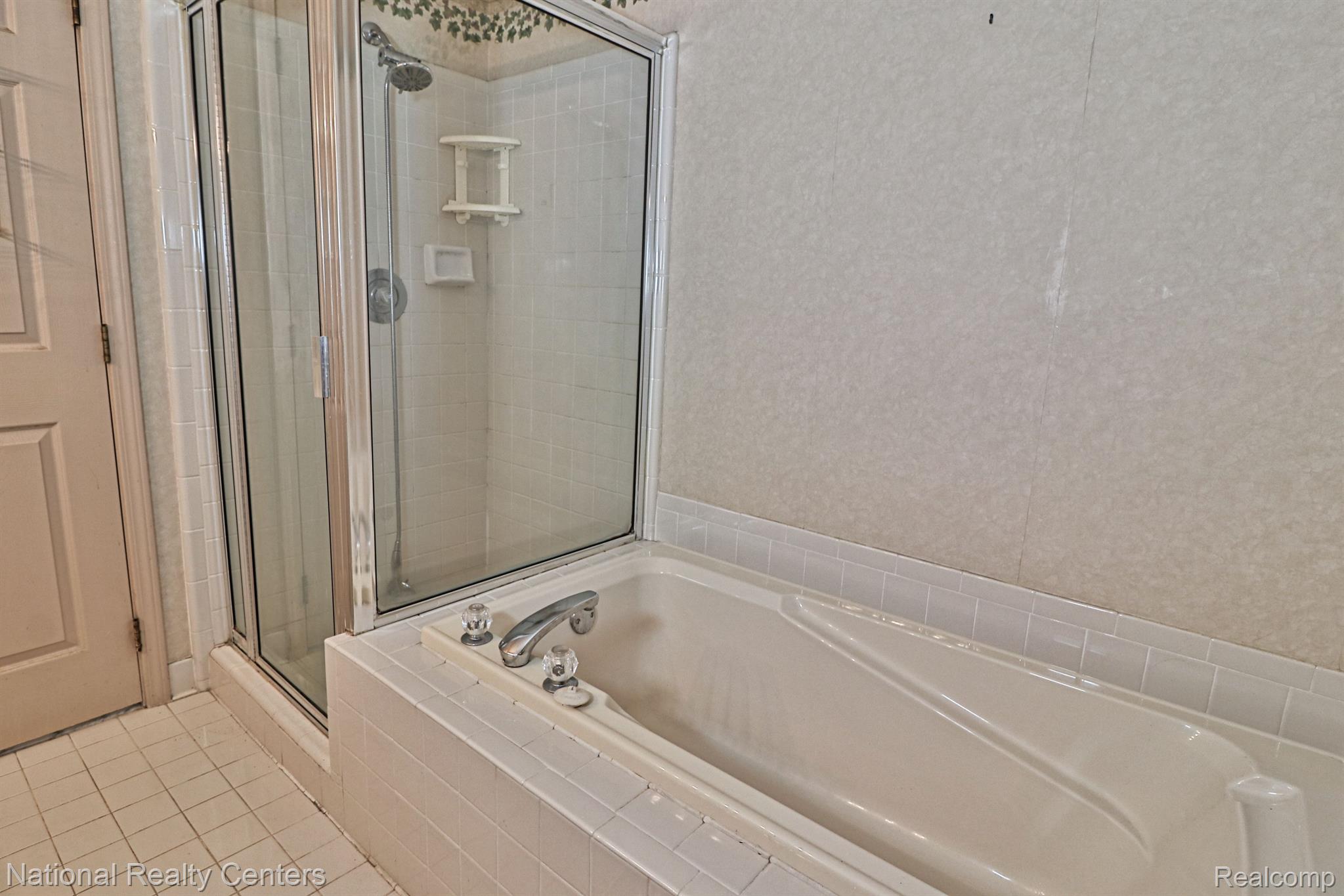 45375 Glengarry Road Canton, MI 48188 - Photo 13 of 37 Gallery Image 13