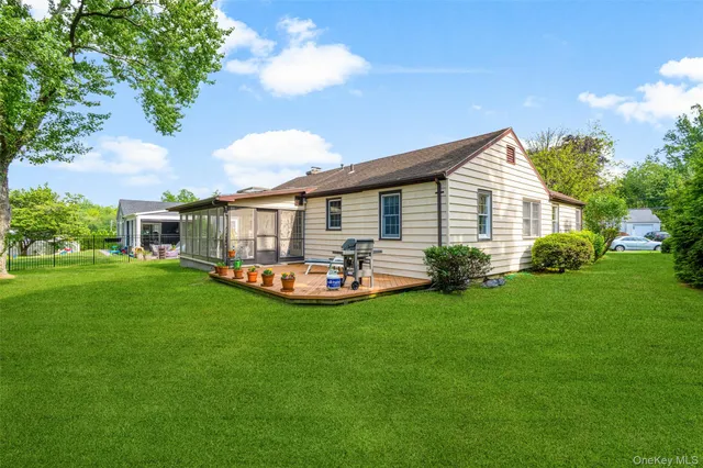 $799,000 | 16 Ria Drive, White Plains, NY 10605