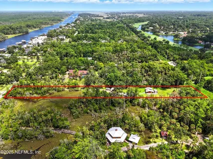 a view of a bunch of trees and houses
