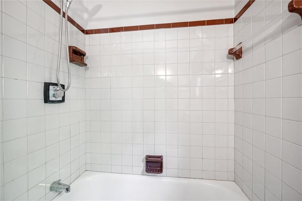 705 Chestnut Street Emlenton, PA 16373 - Photo 27 of 48 a bathroom with a shower