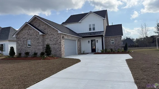 $439,800 | 10480 Highpoint Drive, Denham Springs, LA 70706