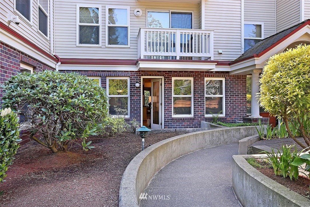 411 North 90th Street, Unit 101 Seattle, WA 98103 - Photo 2 of 16