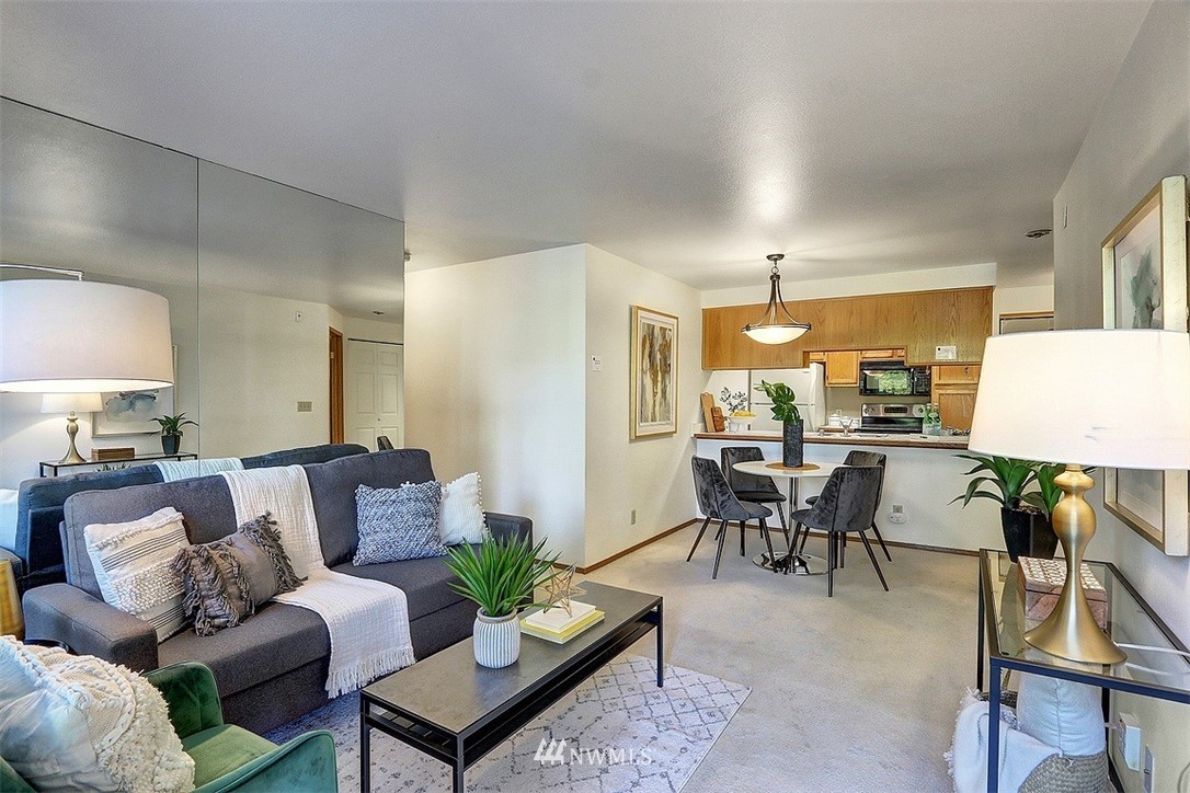 411 North 90th Street, Unit 101 Seattle, WA 98103 - Photo 4 of 16