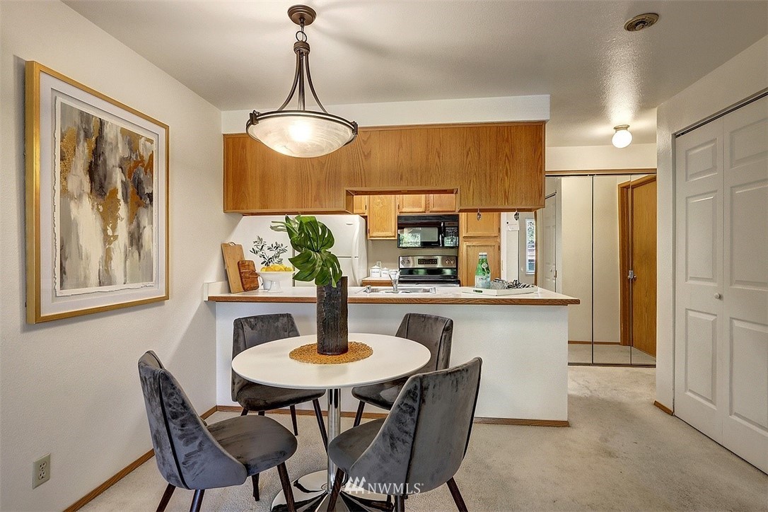 411 North 90th Street, Unit 101 Seattle, WA 98103 - Photo 6 of 16