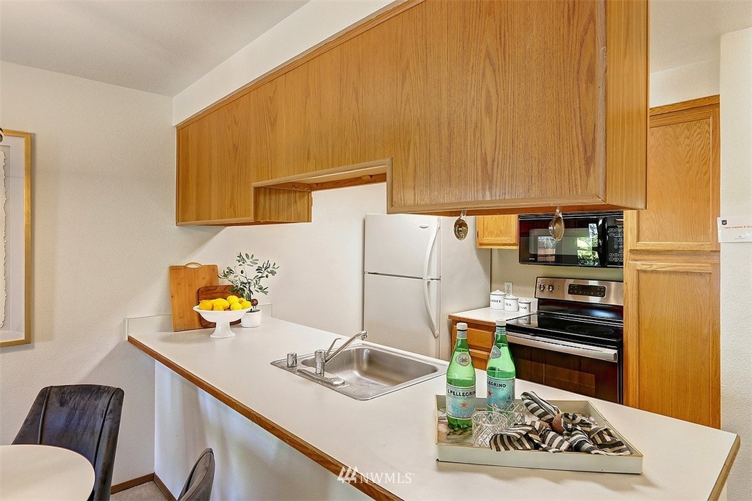411 North 90th Street, Unit 101 Seattle, WA 98103 - Photo 7 of 16