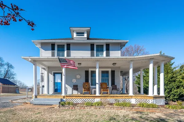 $405,000 | 1215 Longwood Avenue, Bedford, VA 24523