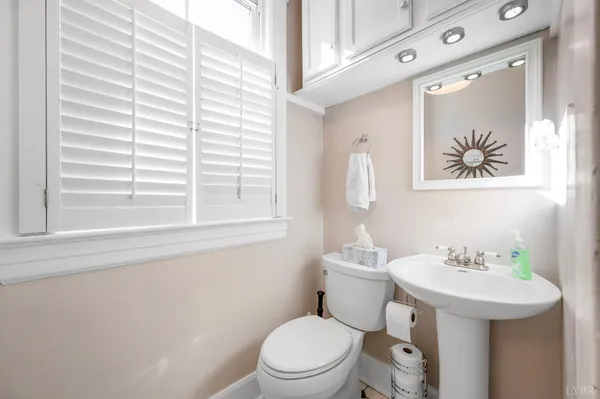 $405,000 | 1215 Longwood Avenue, Bedford, VA 24523