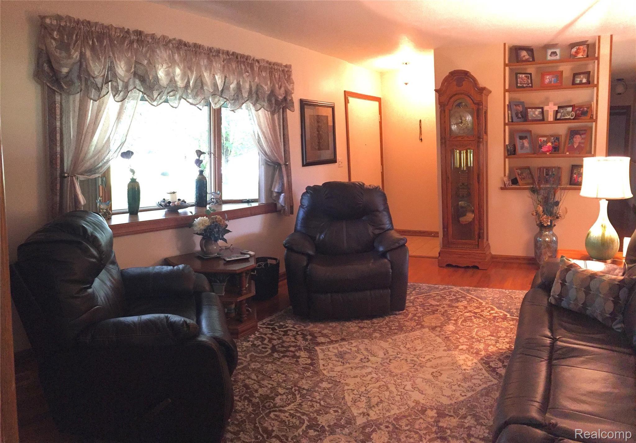 2420 Elms Road Swartz Creek, MI 48473 - Photo 3 of 33 IMG_5682.JPG
