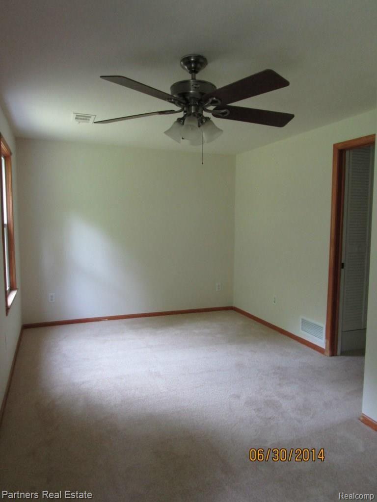 2394 Golf Club Road Howell, MI 48843 - Photo 8 of 15 IMG_1024.jpg