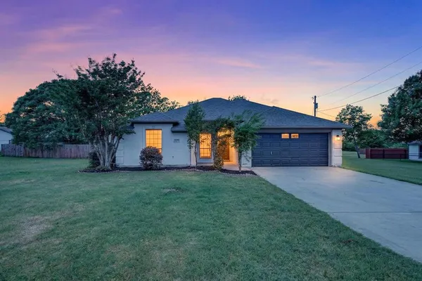 $274,900 | 127 Port O Call Court, Runaway Bay, TX 76426