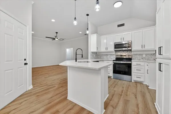 $274,900 | 127 Port O Call Court, Runaway Bay, TX 76426