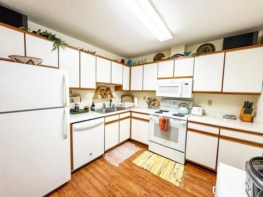 710 West Village Road, Unit 104 Chanhassen, MN 55317 - Photo 5 of 10