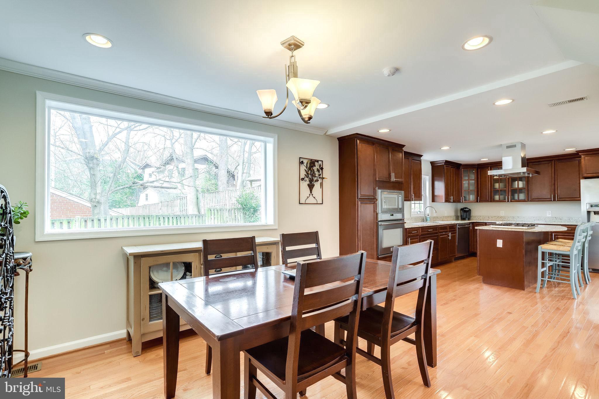 2555 23rd Road North Arlington, VA 22207 - Photo 13 of 43 Dining area