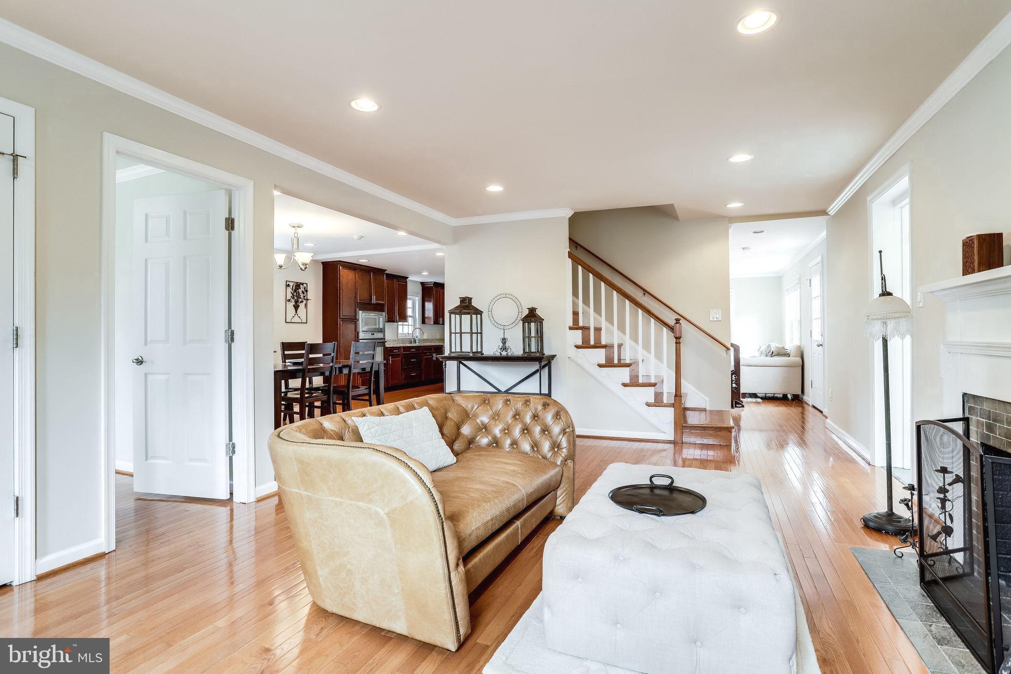 2555 23rd Road North Arlington, VA 22207 - Photo 17 of 43 Living room