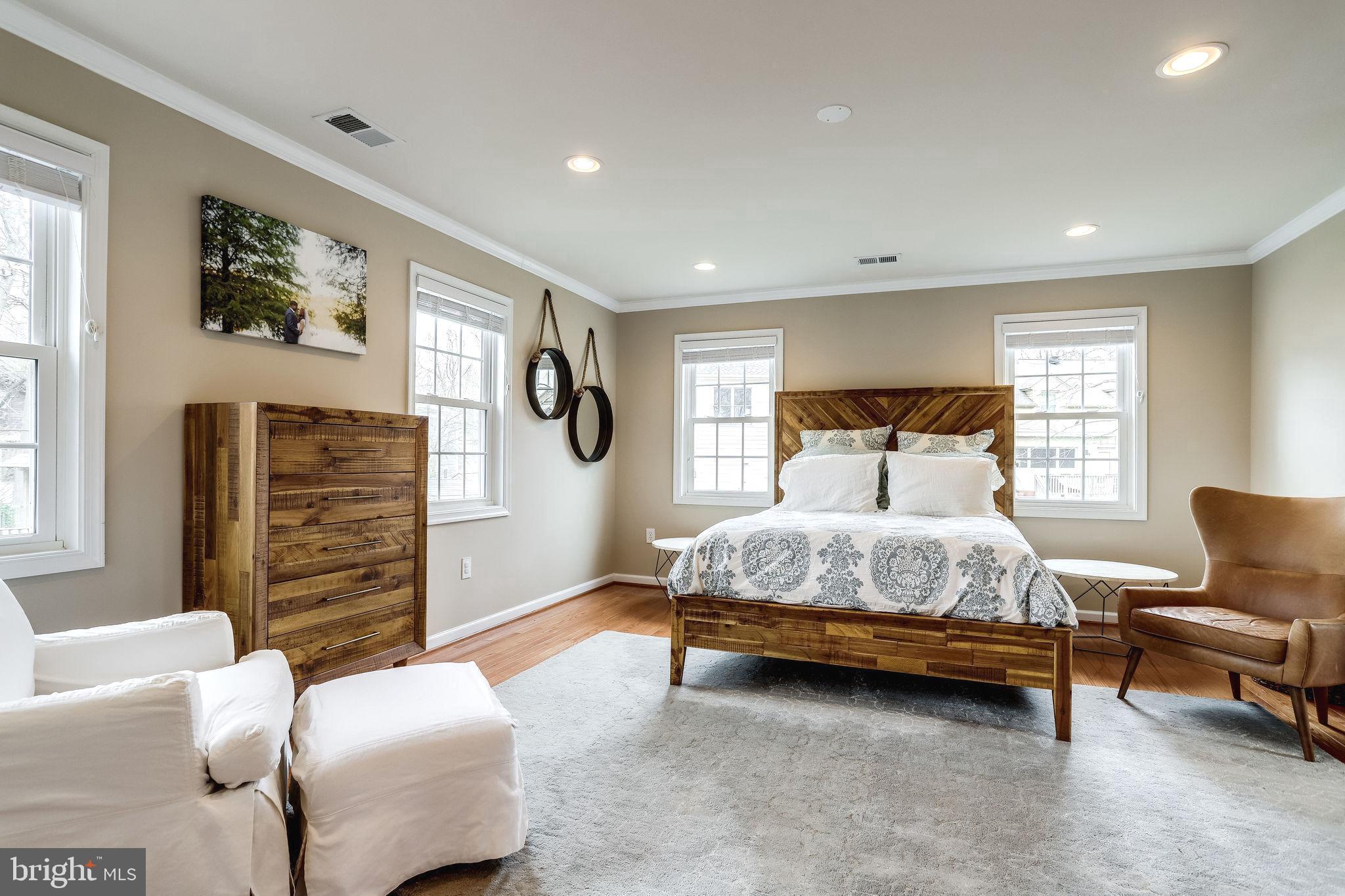 2555 23rd Road North Arlington, VA 22207 - Photo 23 of 43 Master suite