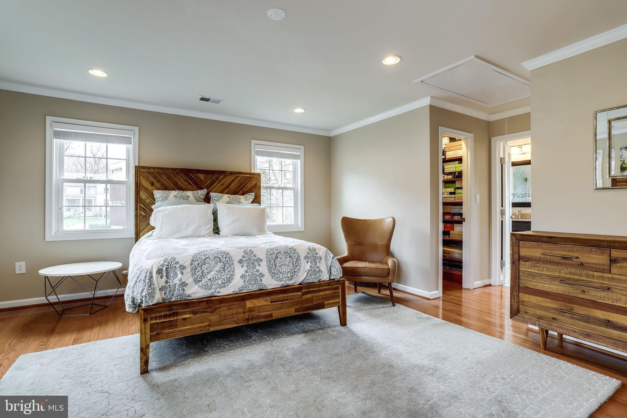 2555 23rd Road North Arlington, VA 22207 - Photo 25 of 43 Master suite