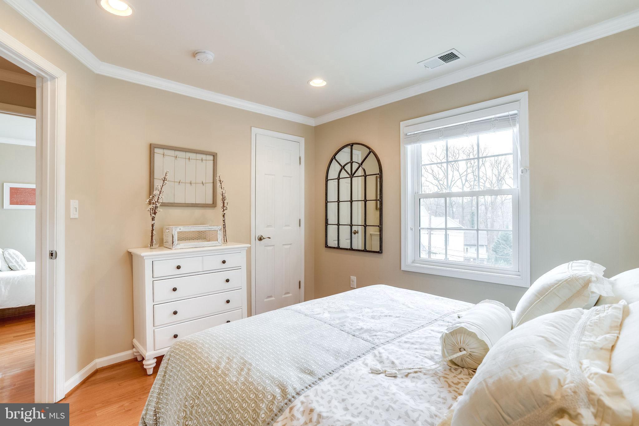 2555 23rd Road North Arlington, VA 22207 - Photo 32 of 43 3rd bedroom