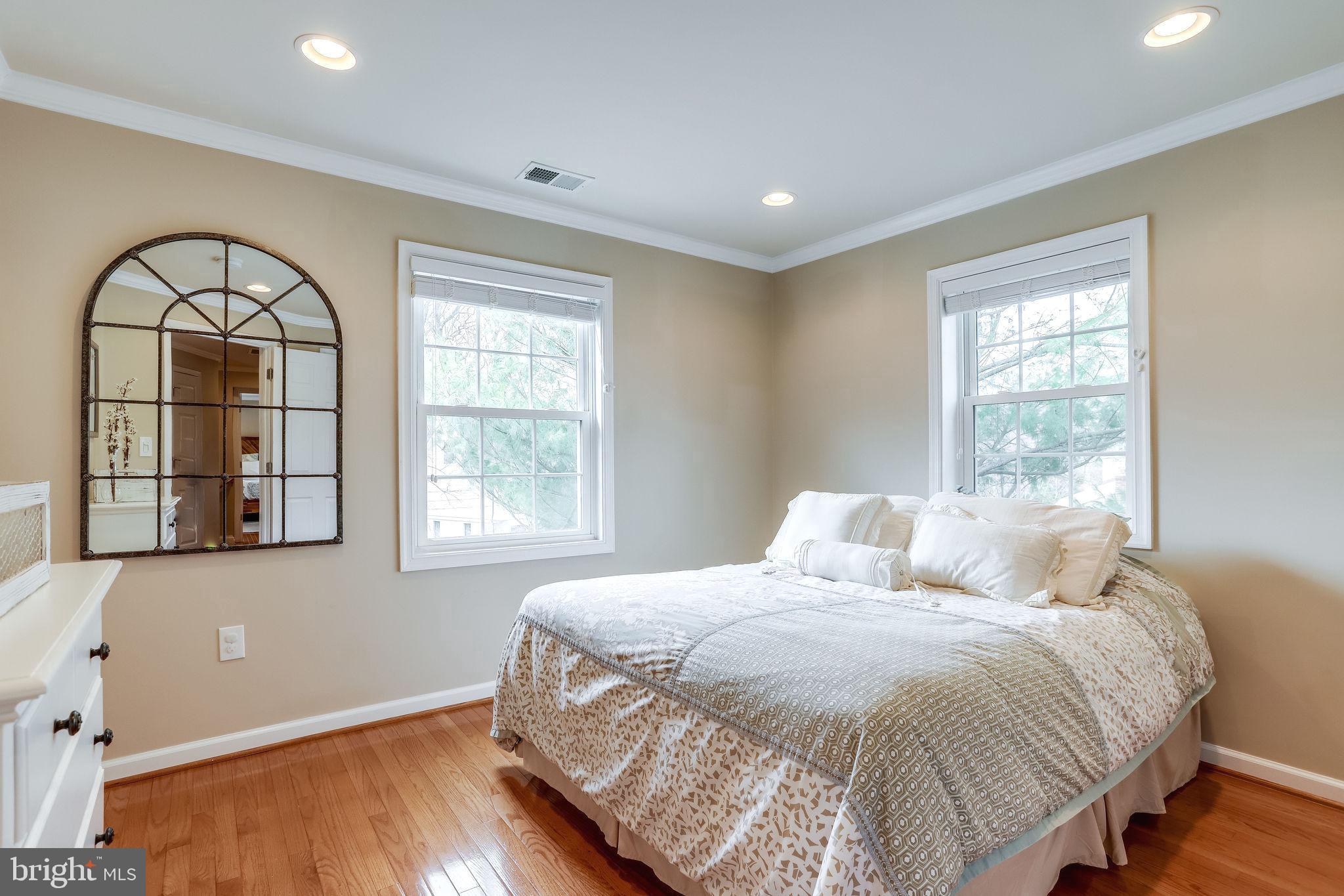 2555 23rd Road North Arlington, VA 22207 - Photo 33 of 43 3rd bedroom