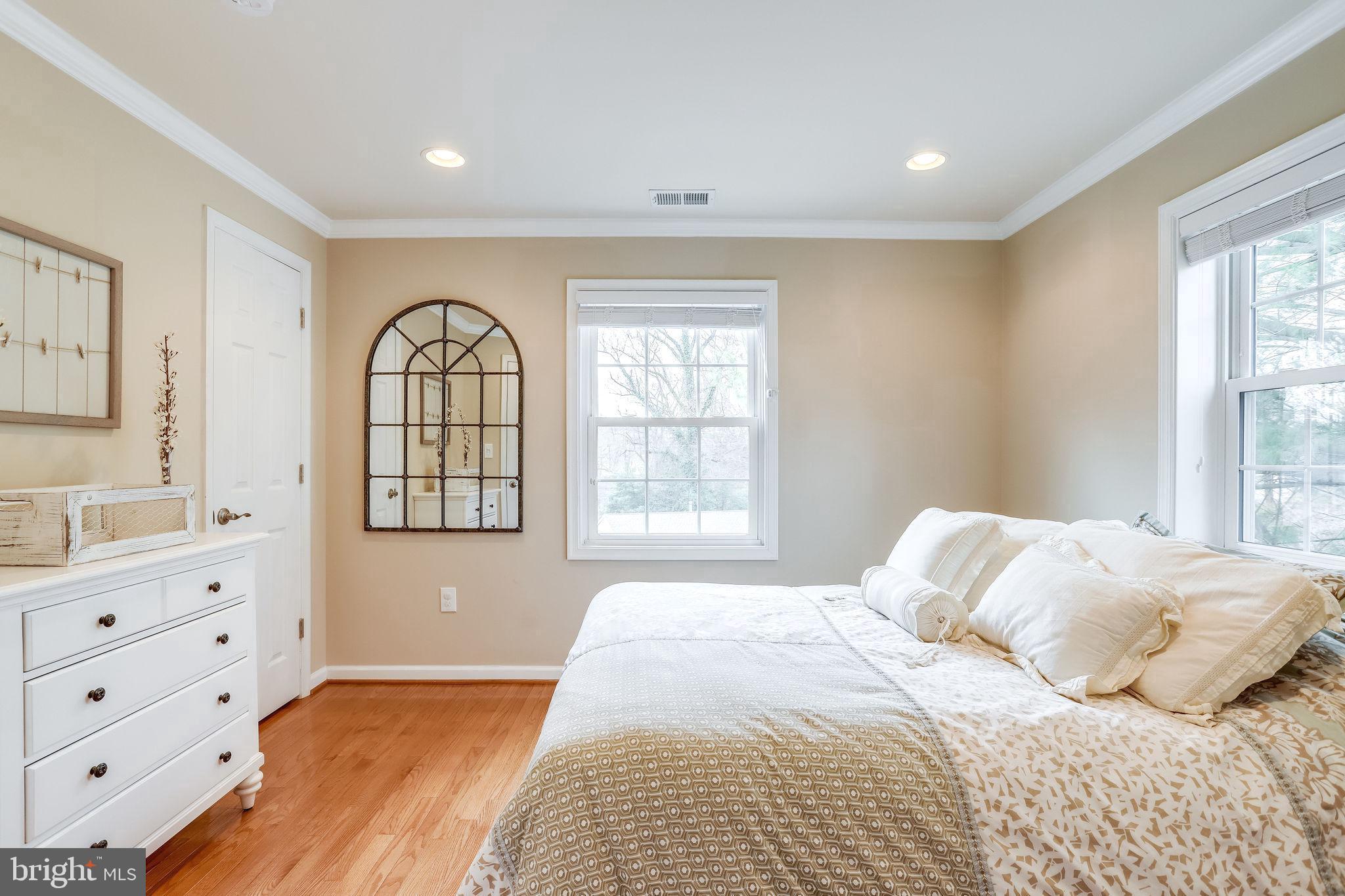 2555 23rd Road North Arlington, VA 22207 - Photo 34 of 43 3rd bedroom