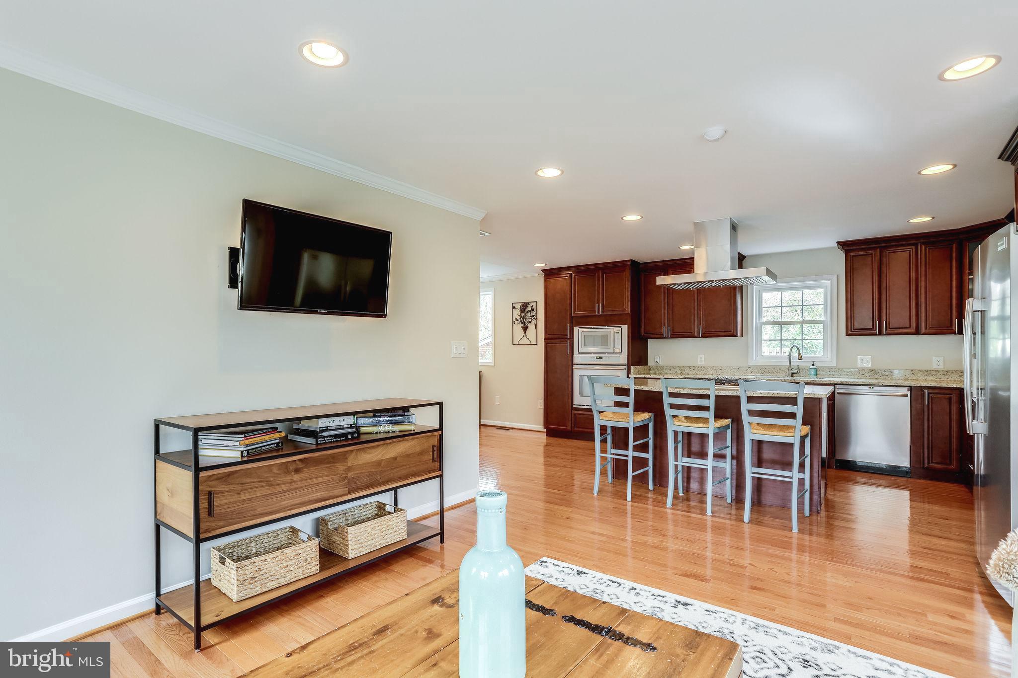2555 23rd Road North Arlington, VA 22207 - Photo 9 of 43 Family room
