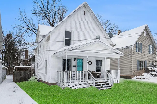 $235,000 | 208 West Sheridan Street, Fremont, MI 49412