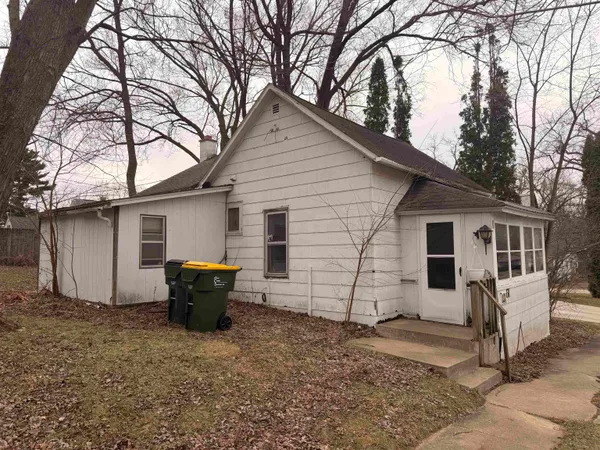 $60,000 | 431 East South Street, Richland Center, WI 53581